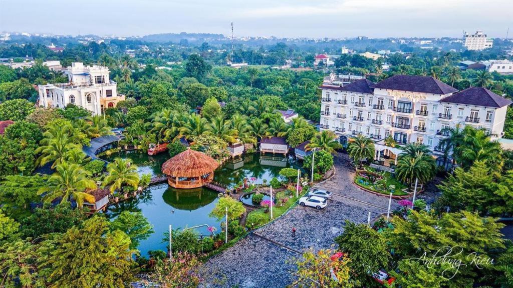 Spring Garden Hotel Lk Long Khanh Kültér fotó